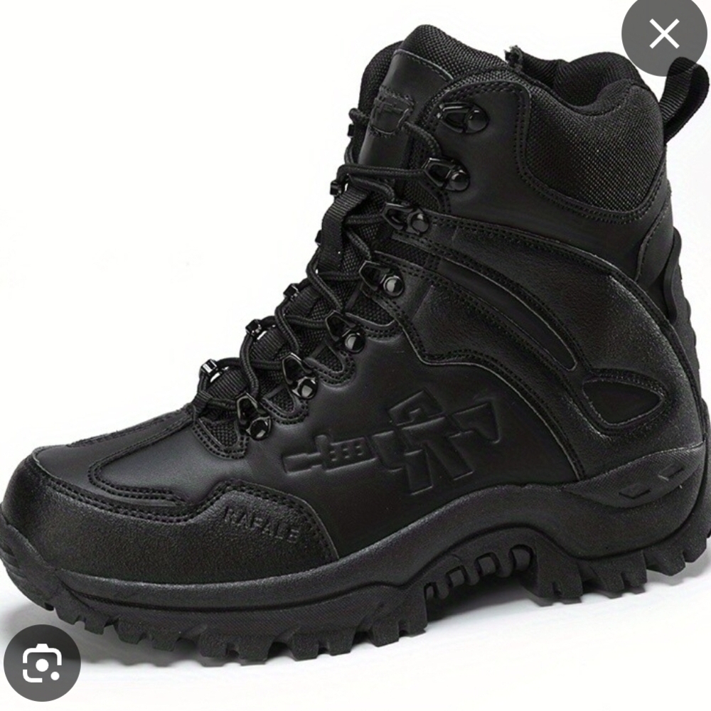 Rugged Black Tactical Boots for Men
